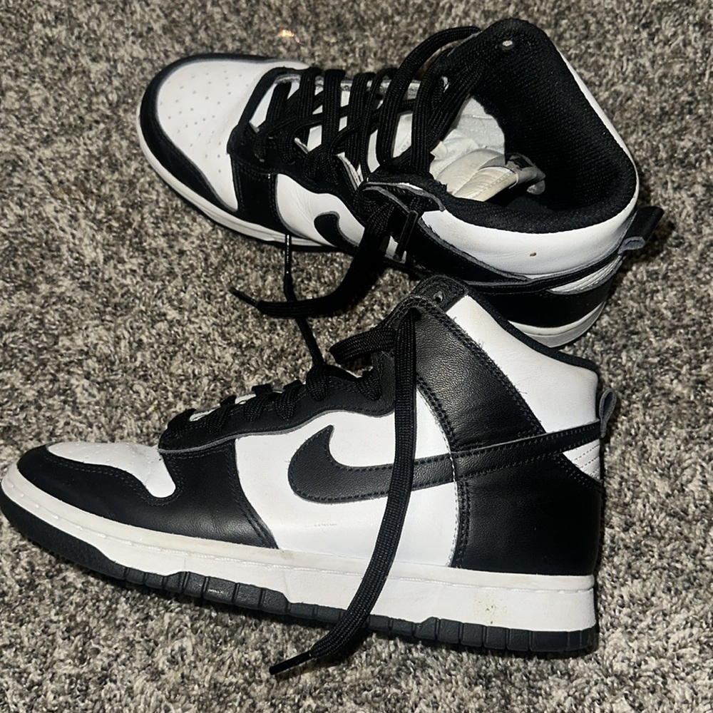 Nike Dunk - Picture 2 of 5